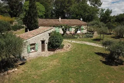 Image de Mas Provencaux 2/8 personnes Atypiques Avec Piscine Securisee Plein Coeur Var