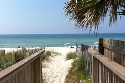 Image de Sérénité, soleil et sucre de sable blanc vous attend / Piscine / Jacuzzi / WiFi gratuit, Parking