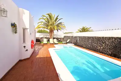 Image de Villa Oliveira | Villa de deux chambres à quatre minutes de la plage
