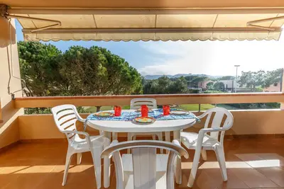 Image de Appartement 20 mètres plage, Golf 5 min. , Wifi gratuit, piscine, parking privé