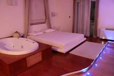 Image de Central Luxury Apartment with jacuzzi - Nafpaktos