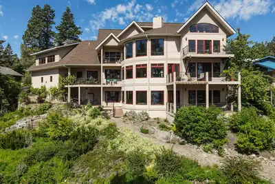 Image de Flathead Lake - Beach Suite: sur l'eau, la natation, le quai, etc.