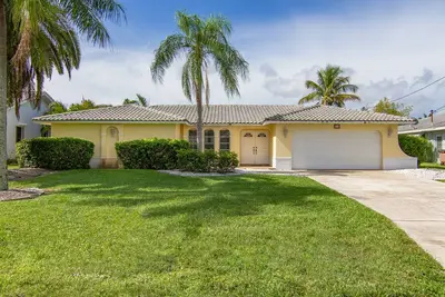 Image de Superbe villa côtière à quelques minutes de la plage. Espace Yacht Club avec 2 kayaks et 4 vélos