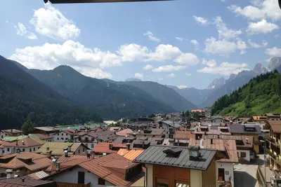 Image de une vue magnifique sur le lac de Santa Caterina di Cadore