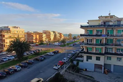 Image de Belle vue sur la mer appartement à 100 mt. par Jean-Paul Ii!
