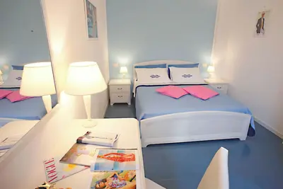 Image de Sur le port du canal, vue sur le pont romain et le village antique, Wifi Gratuit, A / C, parking