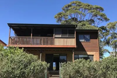 Image de Belle maison de plage qui accepte les animaux de compagnie avec vue sur l'océan Offre SPÉCIALE oct hols