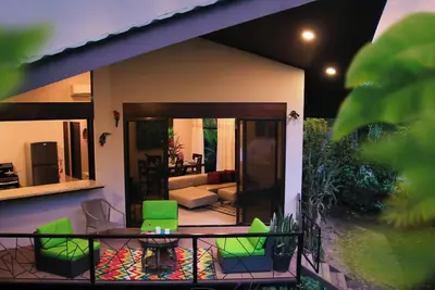 Image de Nouvel emplacement confortable et incroyable avec de beaux jardins!
