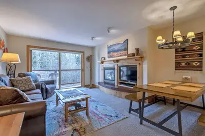 Image de Nouveau lit King & meubles! Jacuzzi! 15 minutes Ă Targhee! Navette de ski! Nettoyer
