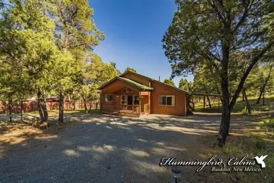 Image de Caché: \"Joyau caché dans la forêt\" Avec bain à remous.