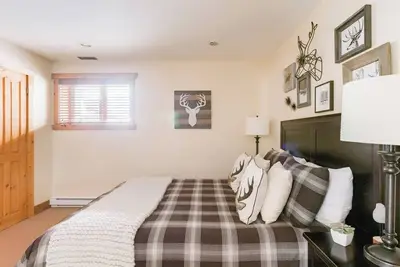 Image de Chalet Cherokee Waterfront Near Mont-Tremblant!