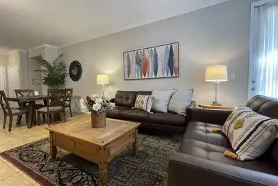 Image de Spacieux complexe de villégiature 2bed / 2bath avec garage!