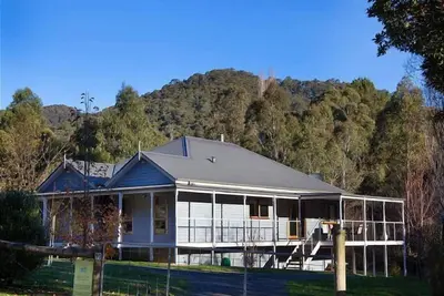 Growlers Creek Lodge