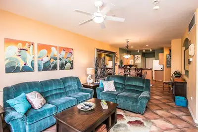 Image de Condo de luxe Exceptionnel - TÉLÉ 70 \"- SPÉCIAL ÉTÉ 75 $ Sun-Thursday 100 F-S