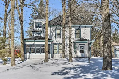 Image de Nouveau! 'Bailey House' historique Pine Mtn. Lake Home!