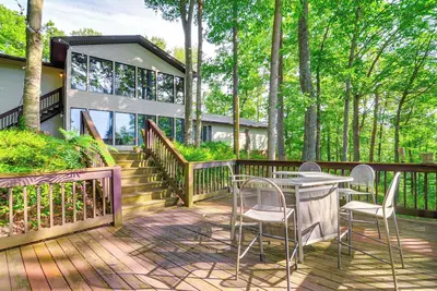 Image de Lake Cumberland Home w / Deck, Grill & Boat Parking!