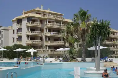 Image de Penthouse (134m2), Seaview, 3 balconies, 3 pools, 200m from beach, restaurant