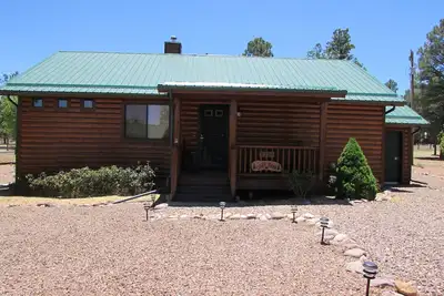 Image de Cozy Bear Cabin à Bison Ranch. Près de Mongollon Rim. Avec un bain à remous relaxant.