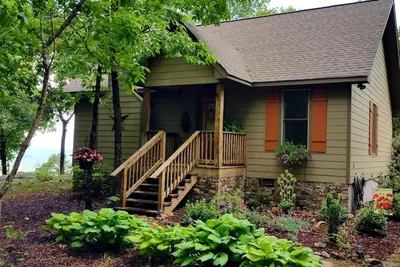 Image de Stoneridge Cottage Ii - Prestations de qualité avec vue sur les montagnes à un million de dollars
