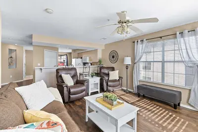 Image de Wyndham at The Meadows Condo de 2 chambres à coucher - Walk in Unit - Vue sur le parc