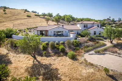 Image de La Casa de Robles: une retraite viticole luxueuse à quelques instants de la ville