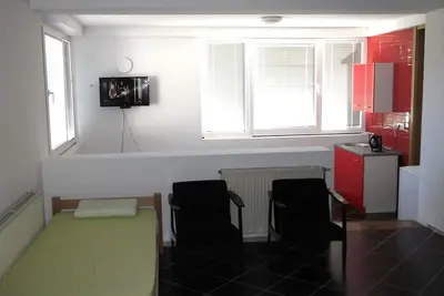 Image de Situé dans le quartier calme d'Uzice, le «Little 15 Suites» possède une architecture unique