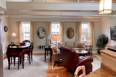 Image de Centre-ville magnifiquement rénové Get Away