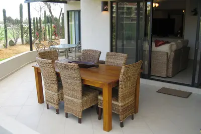 Image de 2 Chambre condo rez de chaussée sur le 4e trou du parcours de golf Mayan Palace