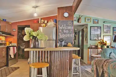 Image de Les invités imaginaires restent Gratuits! ~ Fun Mountainide Cabin ~ Minutes de la ville / État de l'application