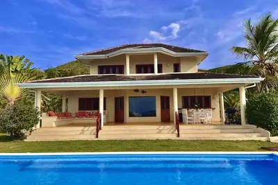 Image de Villa avec une belle vue sur l'océan