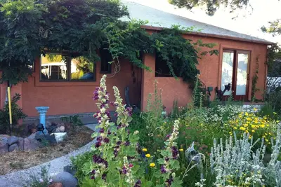 Image de Stylish & Quiet 2br, 2ba Eclectic Home in the Heart of Reno – Pet Friendly!