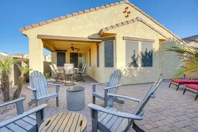 Image de Nouvelle maison avec piscine près du golf, des casinos et des divertissements!