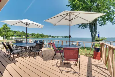 Image de Blind Cottage familial Sodus Bay w / Dock & Fire Pit!