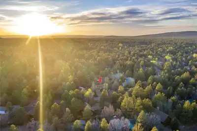 Image de Accueil dans les pins hauts de Pinetop, Fermer la station de ski, de golf et dîners