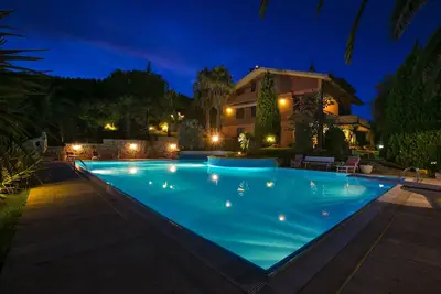 Image de Un Vrai \"Villa Village\" ------- 10% De Reduction En Mai Et Septembre -----------