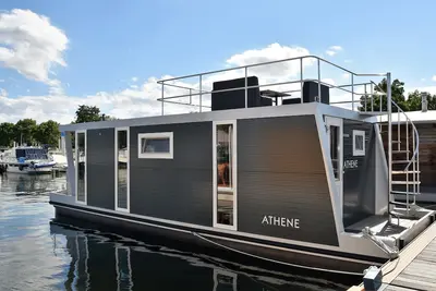 Image de Boatlodge flottant confortable, Athènes, 4 personnes, 2 chambres Maastricht