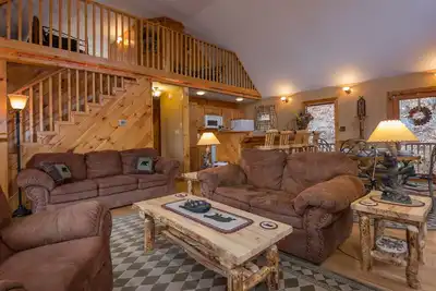 Image de Cabine de luxe, 14 personnes, Wi-Fi super rapide, dimanche de la Nfl et arcade, pêche et 2 piscines