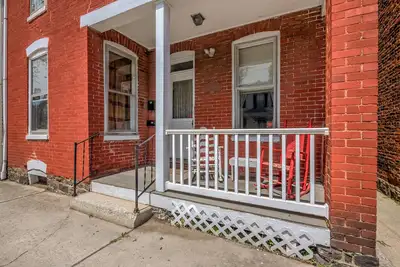 Image de À seulement 2 pâtés de maisons du centre-ville.