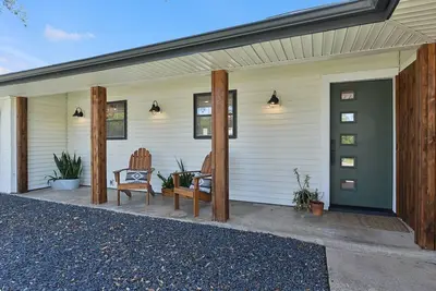 Image de Un espace propre et paisible pour que vous puissiez bien accueillir votre rassemblement.