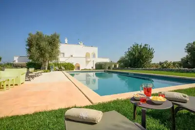 Image de Grenade: Appartement à Masseria à Monopoli