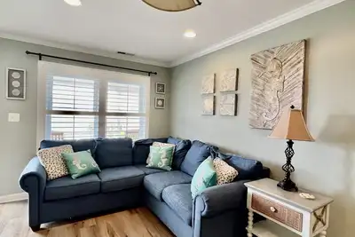 Image de Premier emplacement 2ème rangée! ! ! Belle vue sur la plage depuis le pont! !