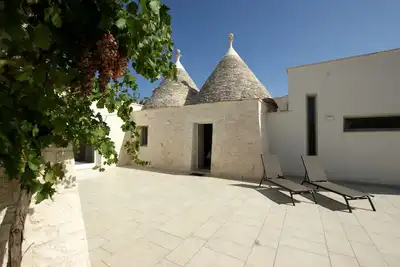 Image de Trullo magique Ă Cisternino avec tout le confort, Wi-Fi et parking gratuits