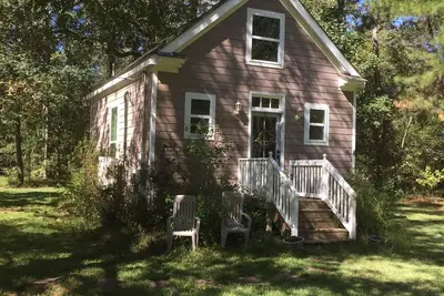 Image de Beau nouveau chalet 50 minutes au nord de la Nouvelle-Orléans dans le cadre de campagne