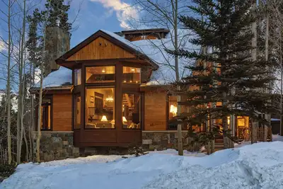 Image de Peak 8 Platinum Large Home - 100% nouvellement rénové! Skiez, marchez jusqu'au sommet 8