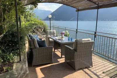 Image de Quai Pour Bateaux Et Sports Nautiques À PROXIMITÉ De Bellagio