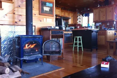 Image de Majestic Farmland A-Frame avec des vues panoramiques