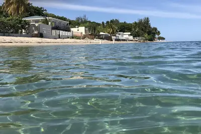 Image de Casa Melville Beach Front Property, eaux scintillantes, détente au maximum!