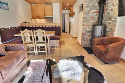 Image de Confort 3 pièces avec cheminée et animaux acceptés à Méribel