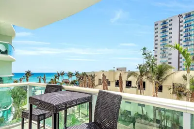 Image de Votre Place Pour Rester À La Plage! , Apt 1 Chambre ENTIÈREMENT REMODÉ