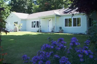 Image de 3 Bd Port Orchard Home, un court trajet en ferry de Seattle, chien Ok
